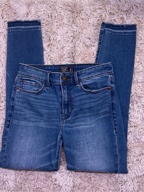 Abercrombie & Fitch Harper Low Rise Ankle Jeans 24 00 Blue Raw Hem